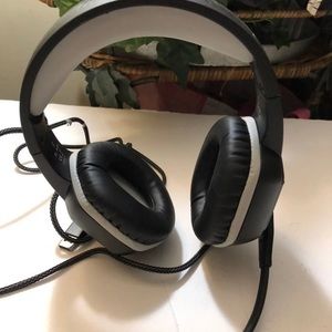 Eksa gaming/podcast headset with microphone